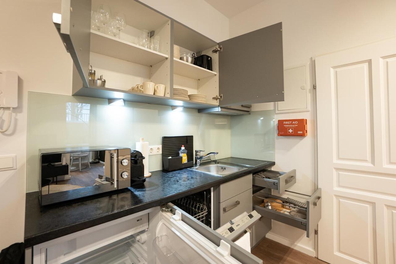 Stylish Apartment With Dedicated Working Space And Super King-Size Bed Located Between City Centre And Donau River Виена Екстериор снимка