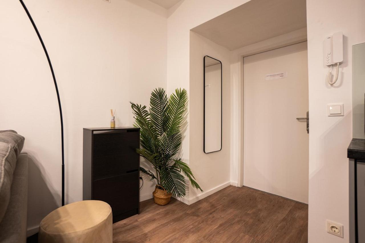 Stylish Apartment With Dedicated Working Space And Super King-Size Bed Located Between City Centre And Donau River Виена Екстериор снимка