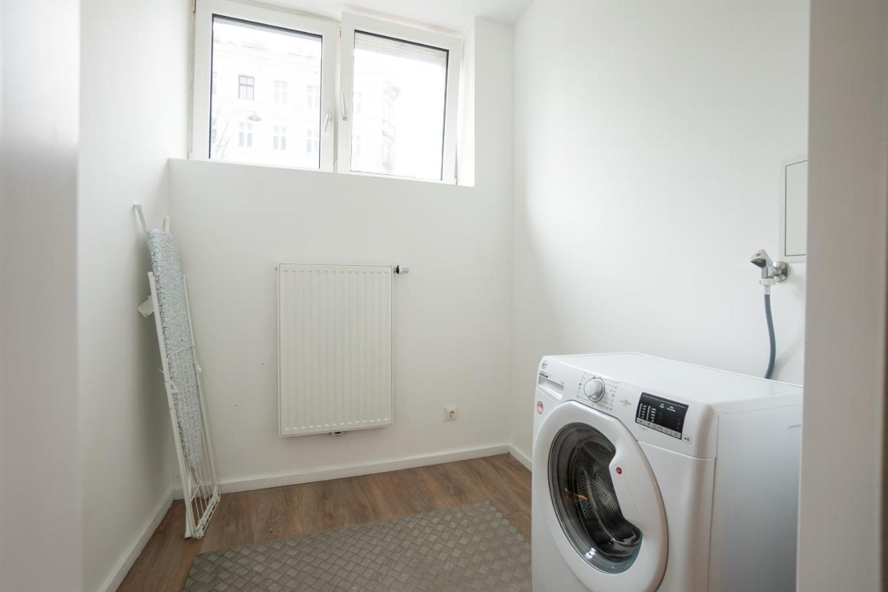 Stylish Apartment With Dedicated Working Space And Super King-Size Bed Located Between City Centre And Donau River Виена Екстериор снимка