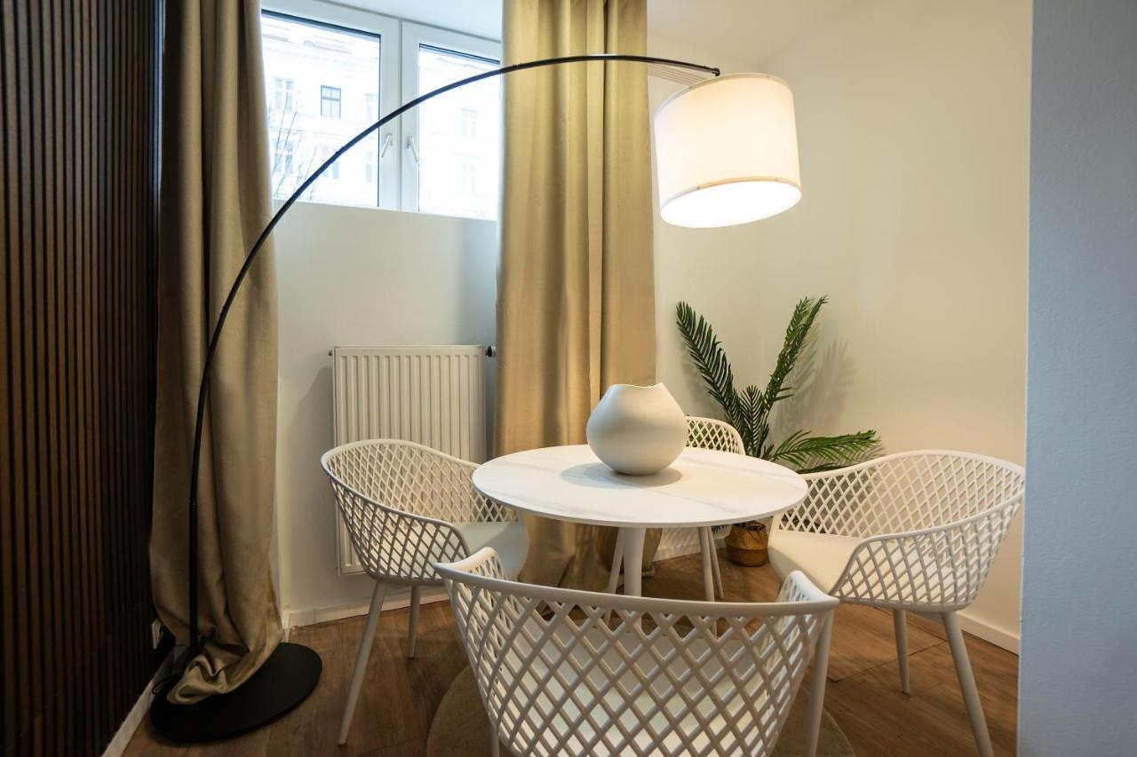 Stylish Apartment With Dedicated Working Space And Super King-Size Bed Located Between City Centre And Donau River Виена Екстериор снимка