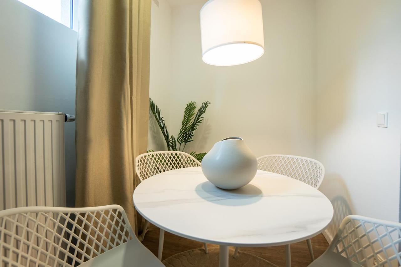 Stylish Apartment With Dedicated Working Space And Super King-Size Bed Located Between City Centre And Donau River Виена Екстериор снимка